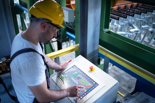 Operador de Máquinas de Produção