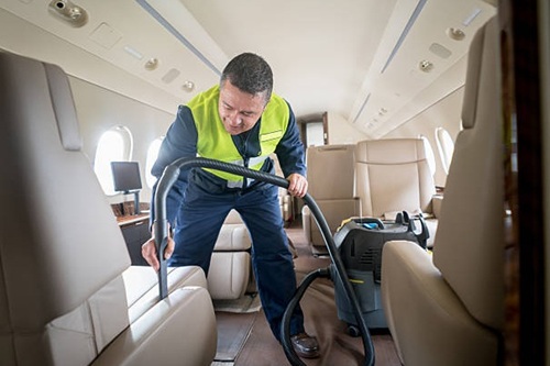 Limpeza de Aeronaves