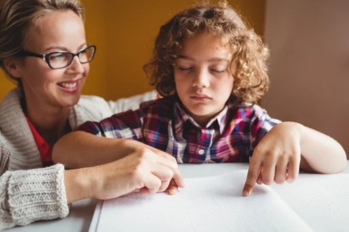 Alfabetização e Letramento em Braille