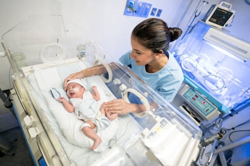 Cuidados de Enfermagem com RN Prematuro