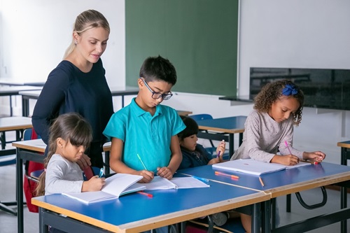 Auxiliar de Sala de Aula